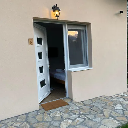 Park Apartment *